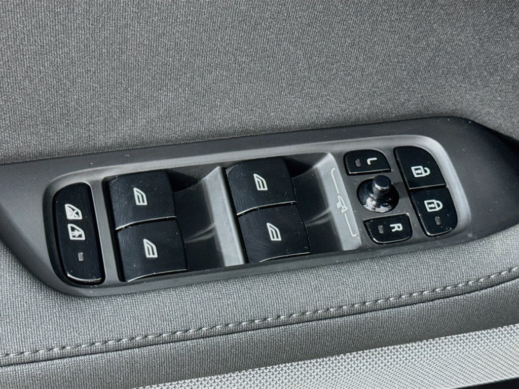 Used 2024 Polestar Polestar 2 AWD/4WD image 18