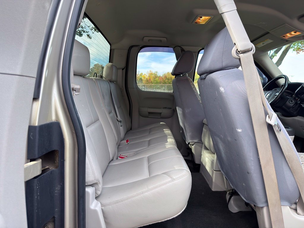 Used 2008 Chevrolet Silverado 1500 LT w/ Power Pack Plus AWD/4WD image 23