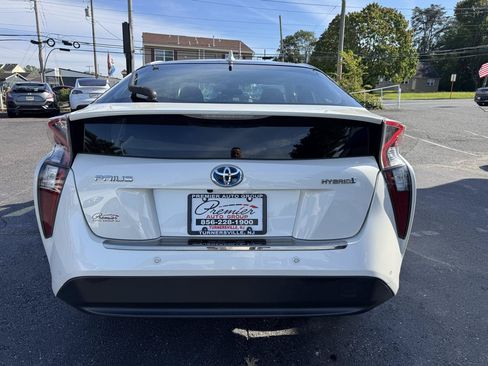 Used 2018 Toyota Prius Two w/ Prius Two Safety Plus Package FWD image 6