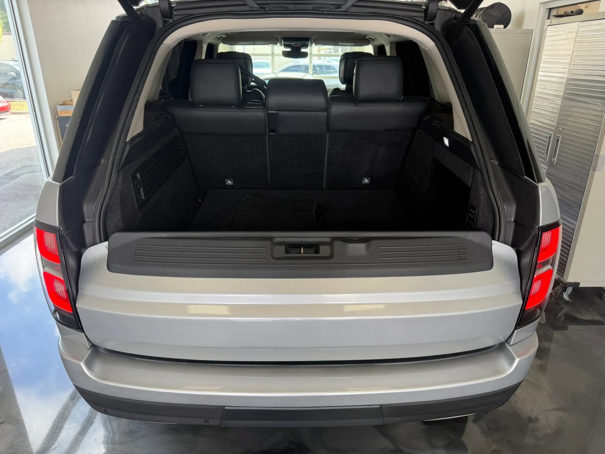 Used 2020 Land Rover Range Rover HSE AWD/4WD image 39