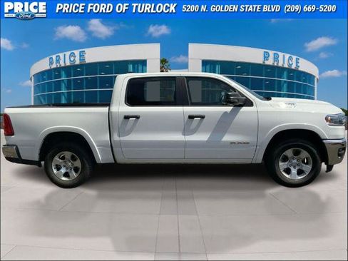 Used 2025 RAM 1500 Big Horn AWD/4WD image 4