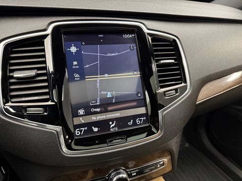 Used 2016 Volvo XC90 T6 Momentum w/ Momentum Plus Package AWD/4WD image 16
