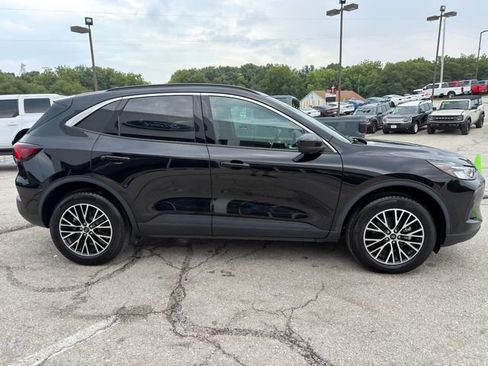 Used 2024 Ford Escape SE FWD image 8
