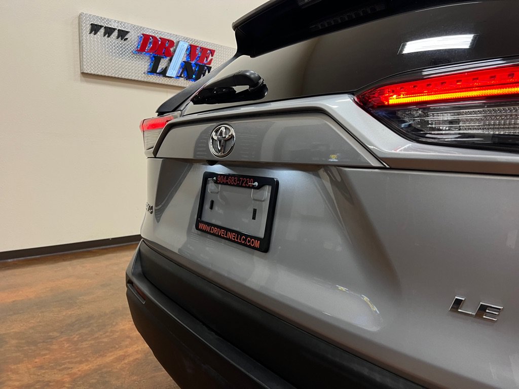 Used 2019 Toyota RAV4 LE FWD image 43
