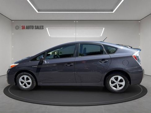 Used 2014 Toyota Prius Three FWD image 2