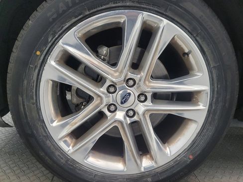 Used 2017 Ford Explorer XLT w/ Equipment Group 202A image 31