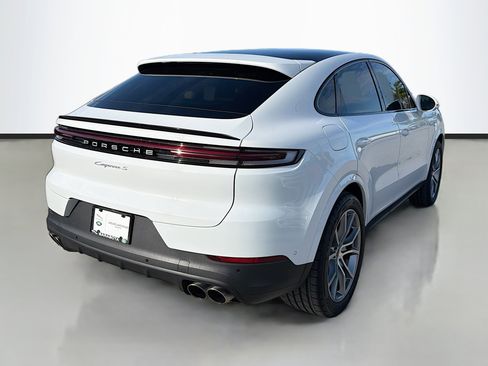 Used 2024 Porsche Cayenne S AWD/4WD image 5