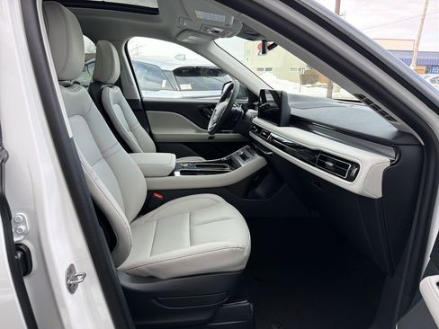 New 2026 Lincoln Aviator AWD image 7