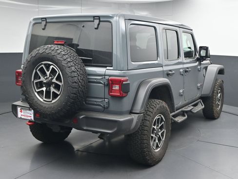 Used 2025 Jeep Wrangler Unlimited Rubicon w/ Convenience Group image 8