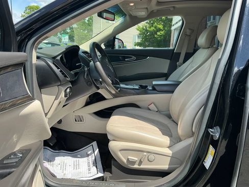 Used 2017 Lincoln MKX Reserve AWD/4WD image 11
