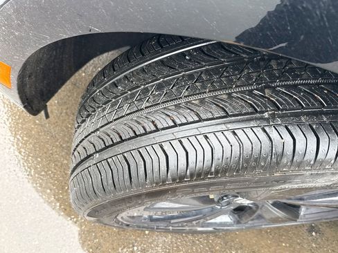 Used 2025 Buick Envision Sport Touring image 28