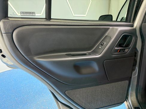 Used 2001 Jeep Grand Cherokee Laredo image 32