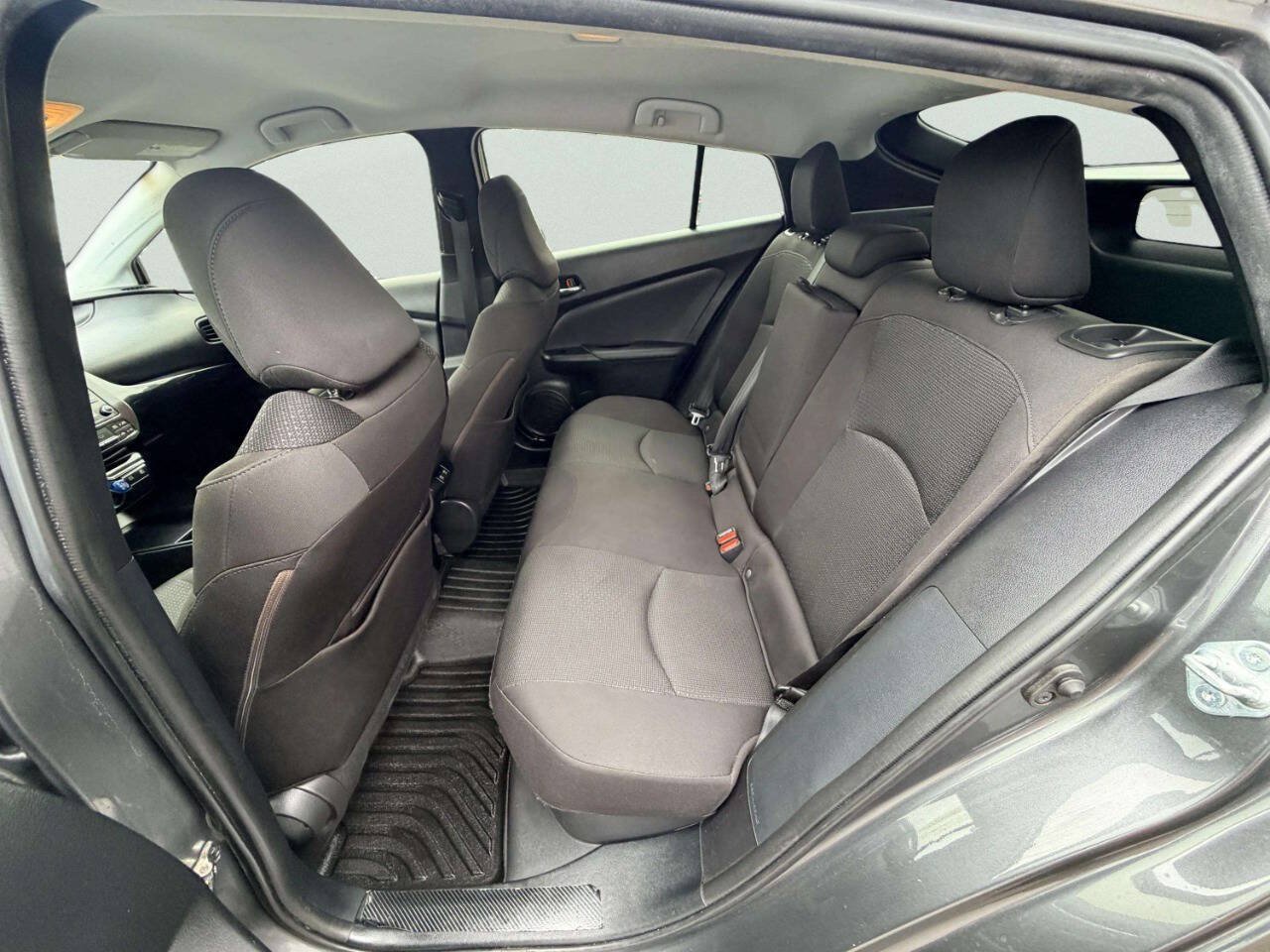 Used 2022 Toyota Prius LE FWD image 25