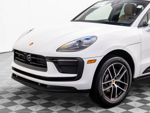 Certified 2026 Porsche Macan AWD/4WD image 36
