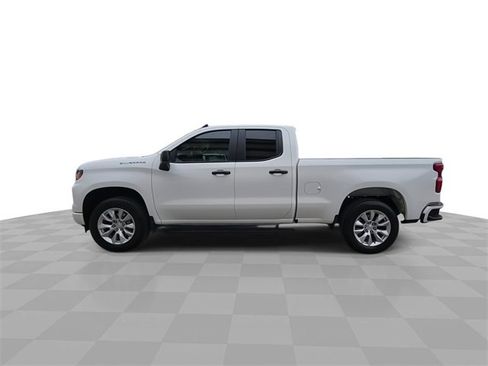 Used 2025 Chevrolet Silverado 1500 Custom image 5