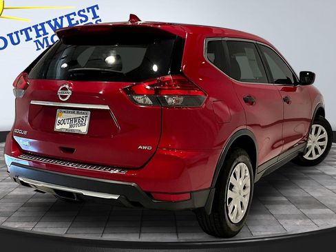 Used 2017 Nissan Rogue S AWD/4WD image 7