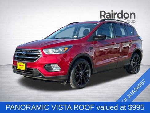 Used 2018 Ford Escape SE w/ SE Sport Appearance Package image 3