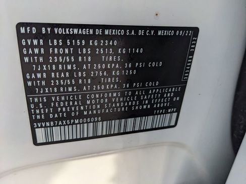 Certified 2023 Volkswagen Tiguan SE w/ Panoramic Sunroof Package image 33