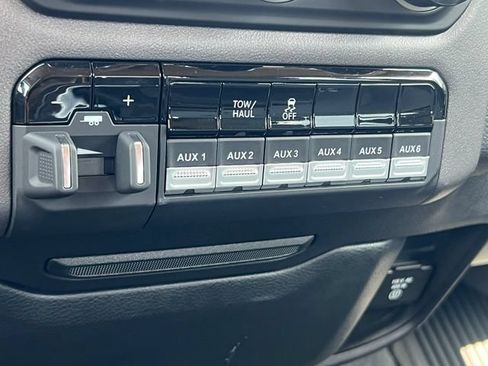 Used 2020 RAM 2500 Big Horn w/ Level 1 Equipment Group AWD/4WD image 27