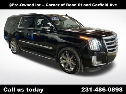 Used 2015 Cadillac Escalade ESV Luxury AWD/4WD image 7