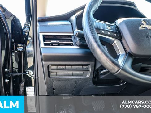 Used 2024 Mitsubishi Outlander SE image 29