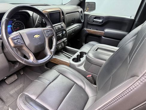Used 2019 Chevrolet Silverado 1500 High Country w/ Technology Package image 9