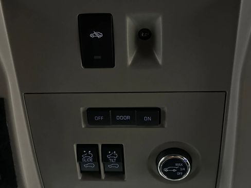 Used 2016 Cadillac Escalade Luxury image 46