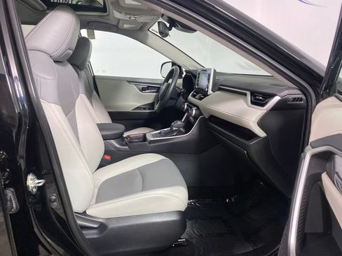 Certified 2020 Toyota RAV4 Limited w/ Limited Grade Weather Package AWD/4WD image 8