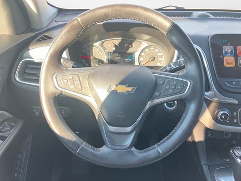 Used 2018 Chevrolet Equinox Premier image 12