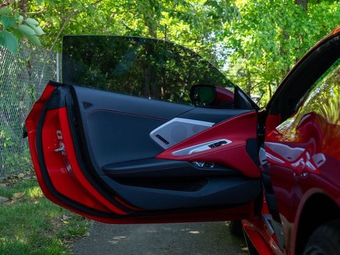 Used 2020 Chevrolet Corvette Stingray Preferred Cpe w/ 2LT Preferred Equipment Group RWD image 17