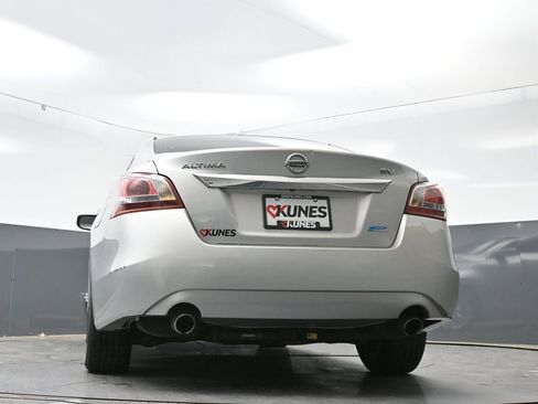 Used 2013 Nissan Altima 2.5 SV FWD image 54