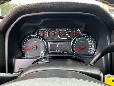 Used 2018 Chevrolet Silverado 1500 LT w/ LT Convenience Package image 13