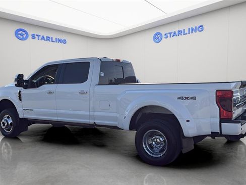 Used 2022 Ford F350 Platinum image 4
