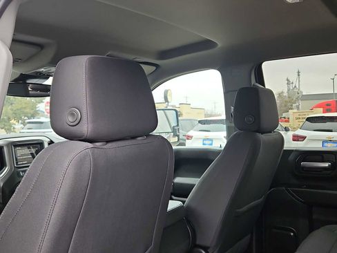 Used 2025 Chevrolet Silverado 2500 Custom w/ Custom Value Package image 16