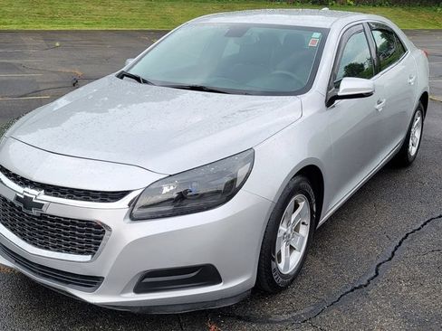 Used 2015 Chevrolet Malibu LT FWD image 3