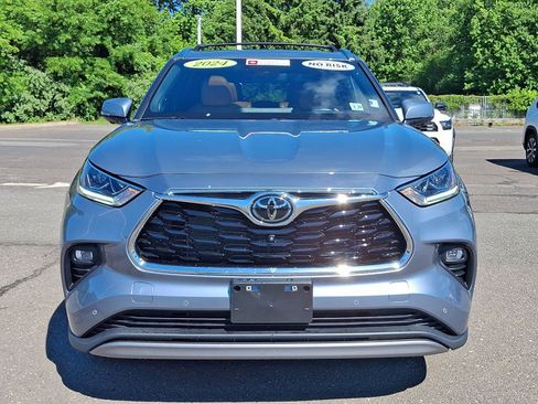 Certified 2024 Toyota Highlander Platinum AWD/4WD image 29