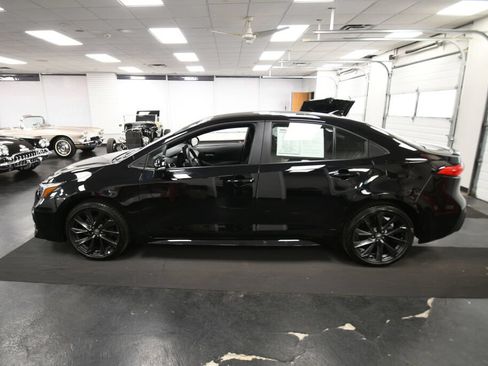 Certified 2026 Toyota Corolla SE FWD image 5