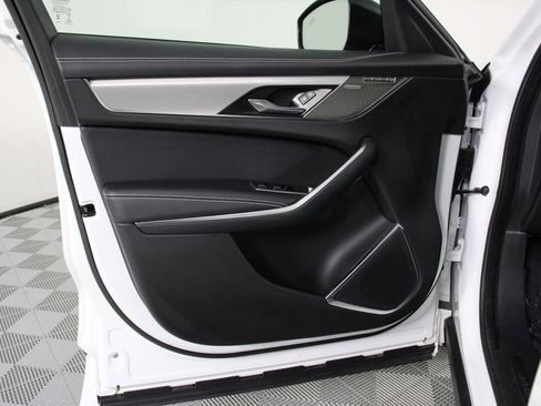 Used 2024 Jaguar F-PACE R-Dynamic S AWD/4WD image 17