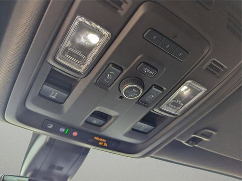 Used 2021 GMC Yukon Denali w/ Denali Premium Package image 26