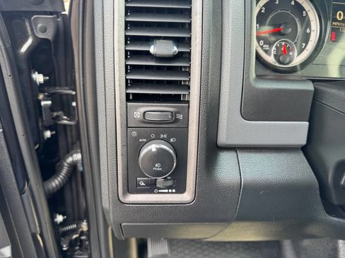 Used 2017 RAM 1500 ST w/ SXT Appearance Group image 16