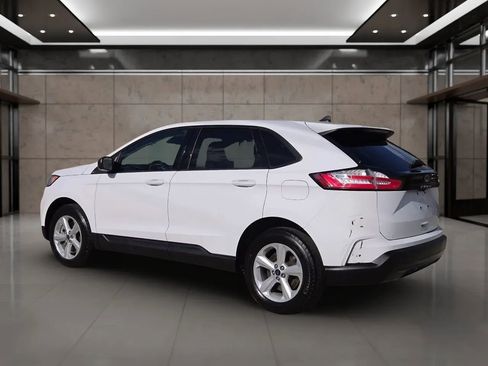 Used 2022 Ford Edge SE image 2