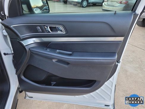 Used 2018 Ford Explorer XLT image 8