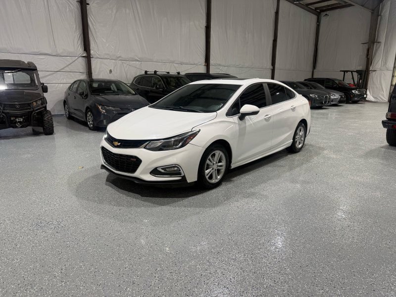 Used 2018 Chevrolet Cruze LT w/ Sun And Sound Package FWD image 1