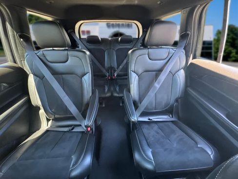 Used 2023 Jeep Grand Cherokee L Laredo AWD/4WD image 26