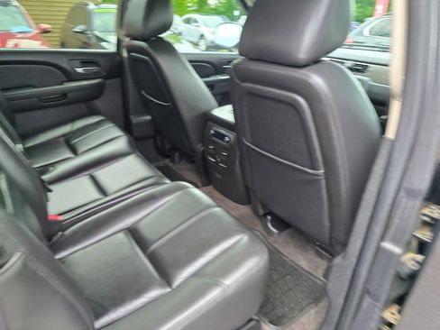 Used 2011 Chevrolet Avalanche LT w/ Luxury Package AWD/4WD image 40