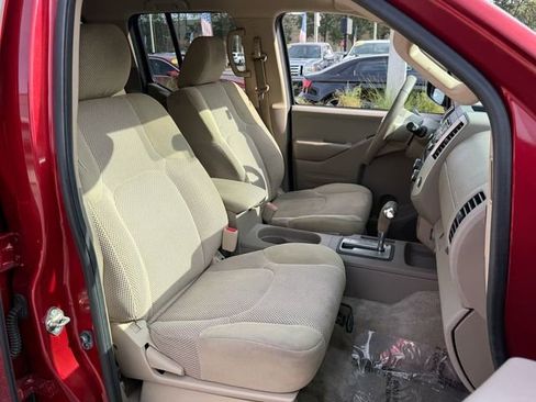 Used 2017 Nissan Frontier SV image 16