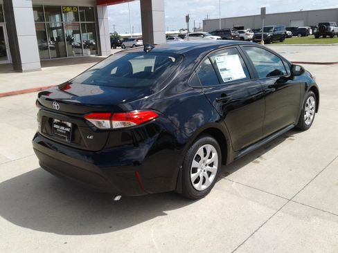 New 2026 Toyota Corolla LE FWD image 2