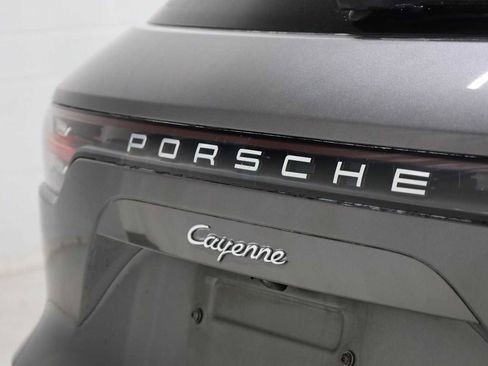 Used 2019 Porsche Cayenne image 8