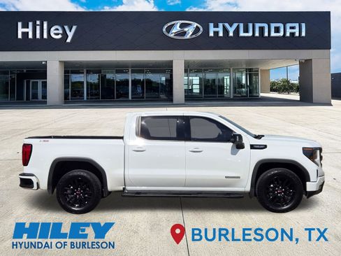 Used 2025 GMC Sierra 1500 Elevation w/ Elevation Premium Package AWD/4WD image 3