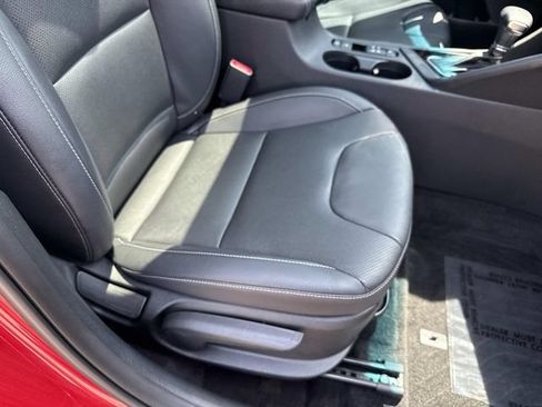 Used 2022 Kia Niro EX Premium FWD image 10